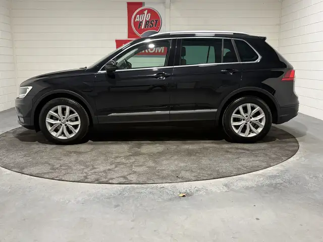 Volkswagen Tiguan view 2