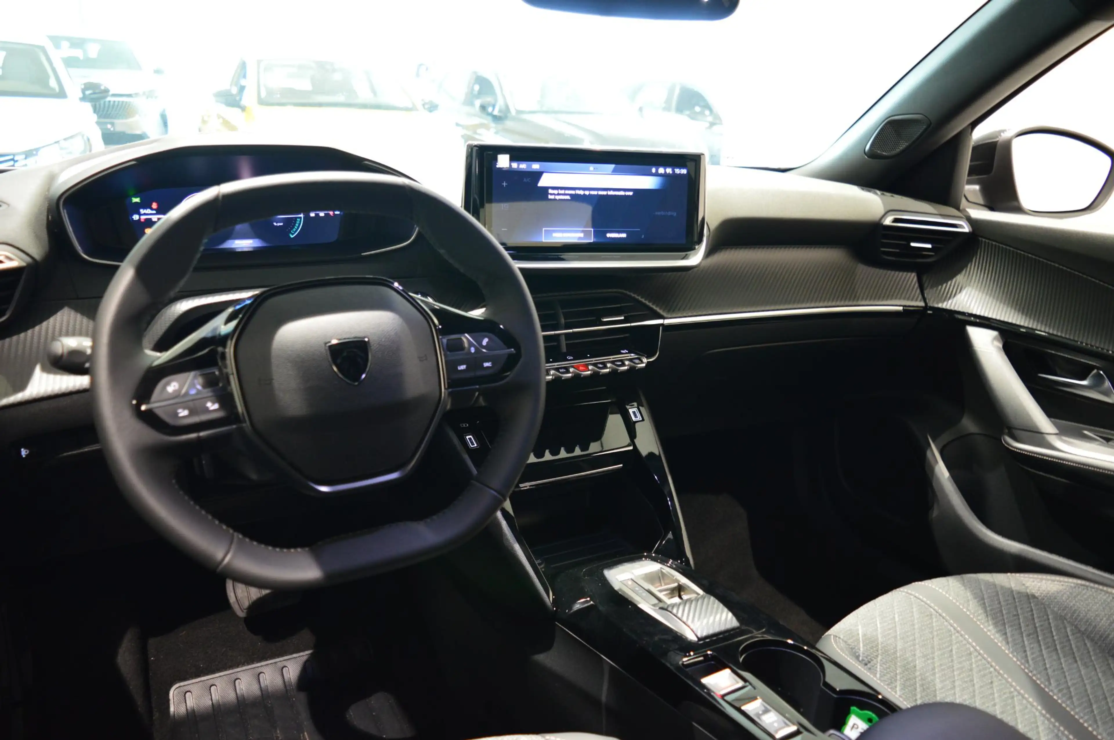 Peugeot 2008 100 Allure | Navigatie | Climate control | Apple C — photo 8
