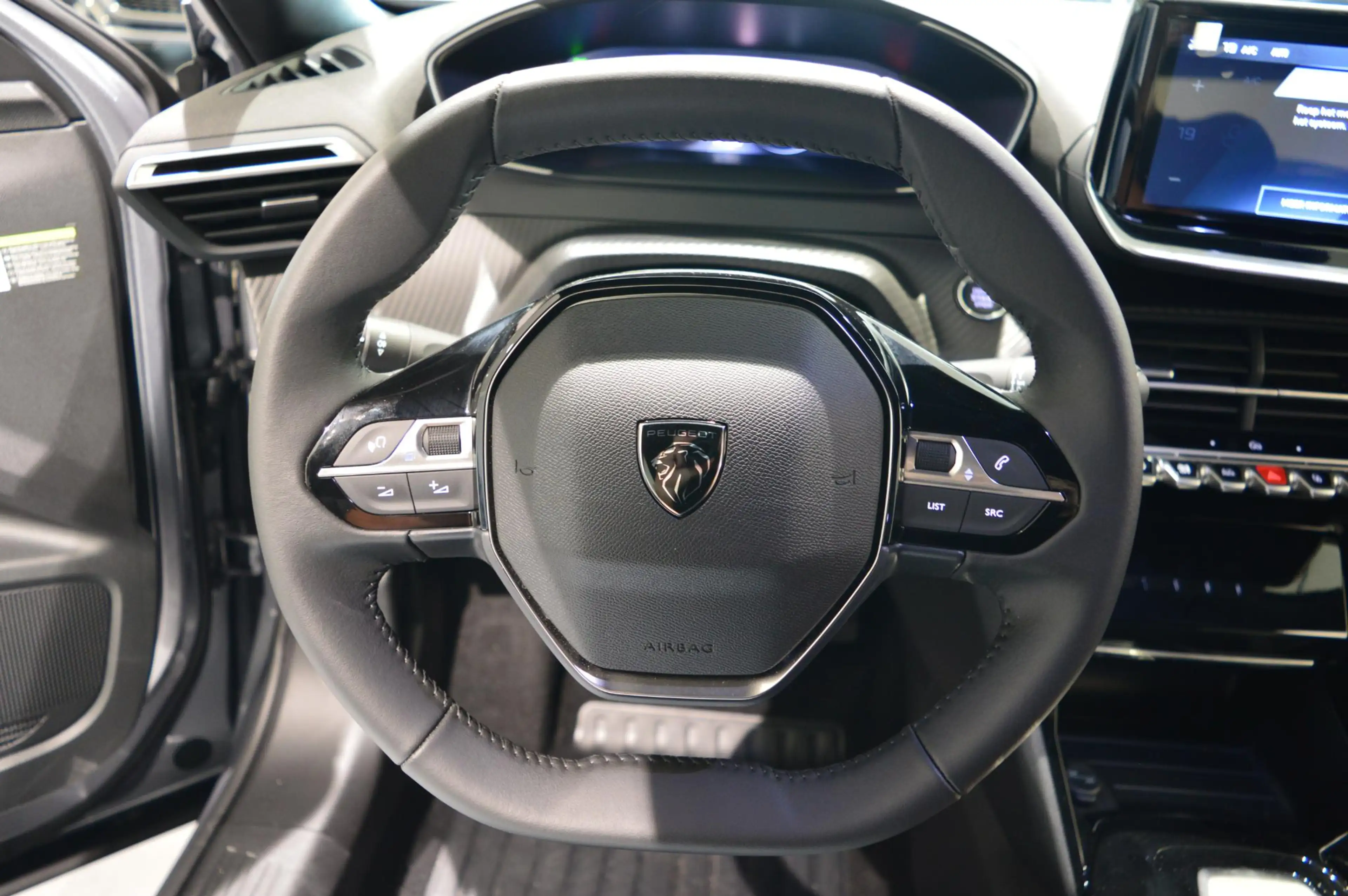 Peugeot 2008 100 Allure | Navigatie | Climate control | Apple C — photo 13
