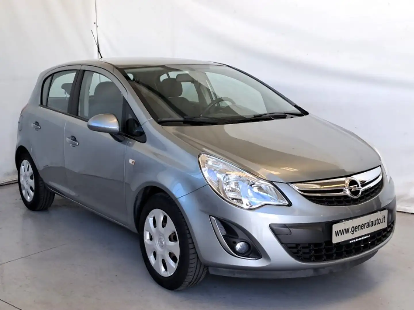 Opel Corsa 1.2 5p. Edition Grijs - 2