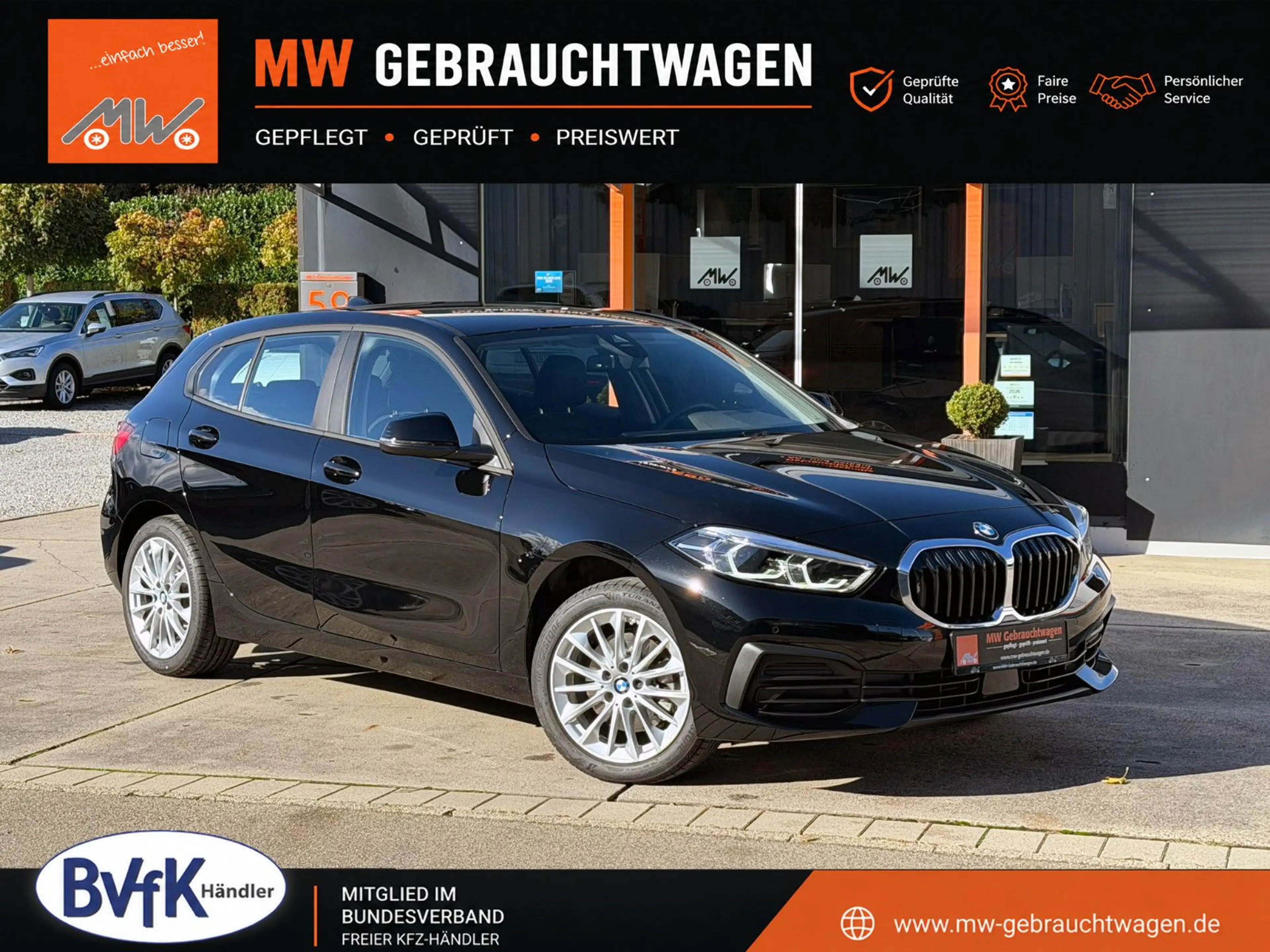 BMW 116 i Steptronic NAVI LED PDC SHZ TEMP. CARPLAY