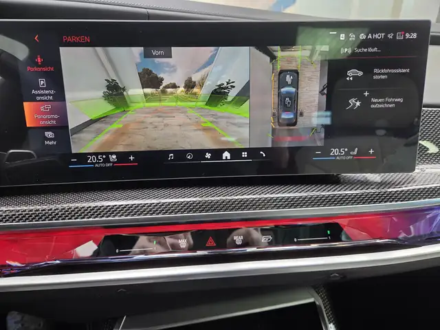 BMW 7 Series view 14