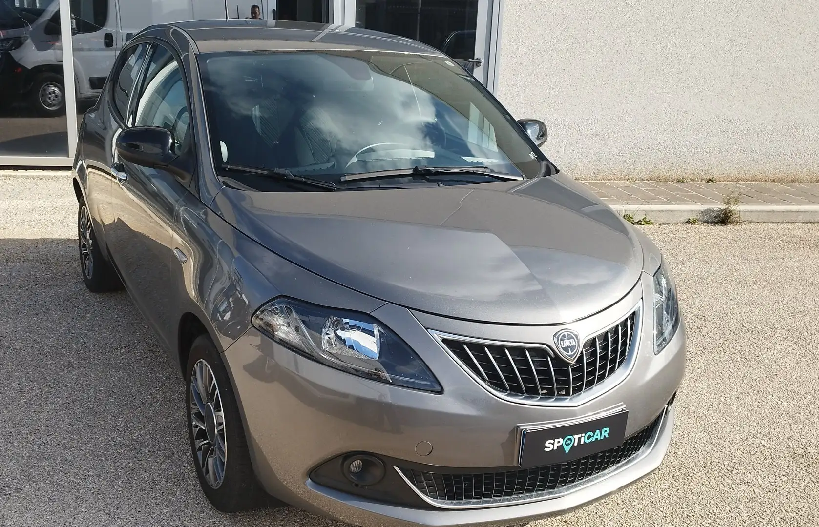 Lancia Ypsilon Ypsilon 1.2 69 CV 5 porte GPL Gold Plus Grigio - 1