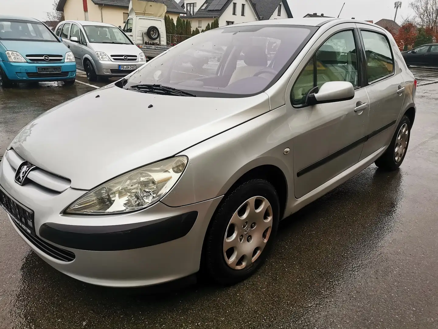 Peugeot 307 75 Presence Silber - 2