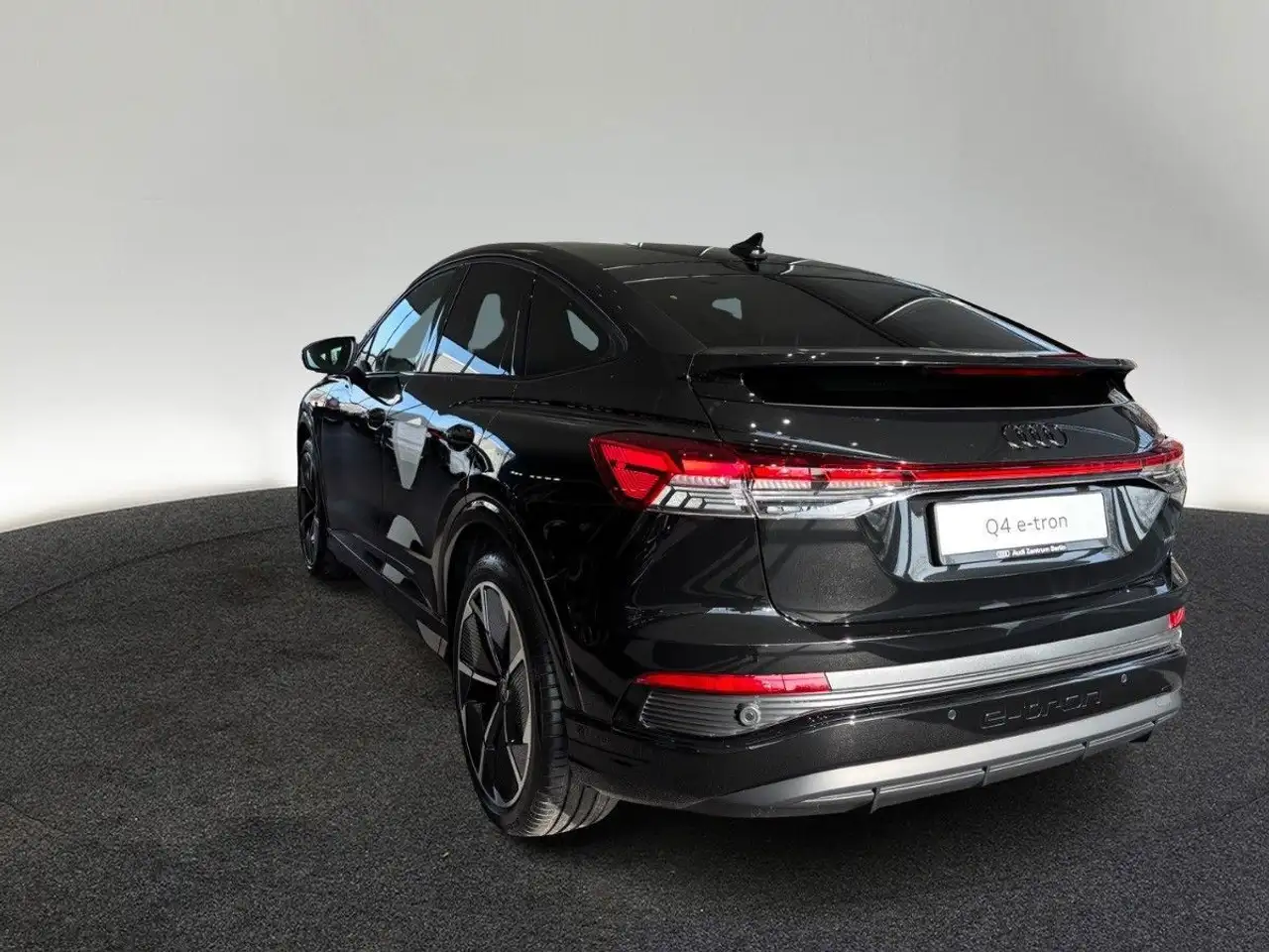 Audi Q4 e-tron Q4 Sportback 45 e-tron quattro 210 kW 8