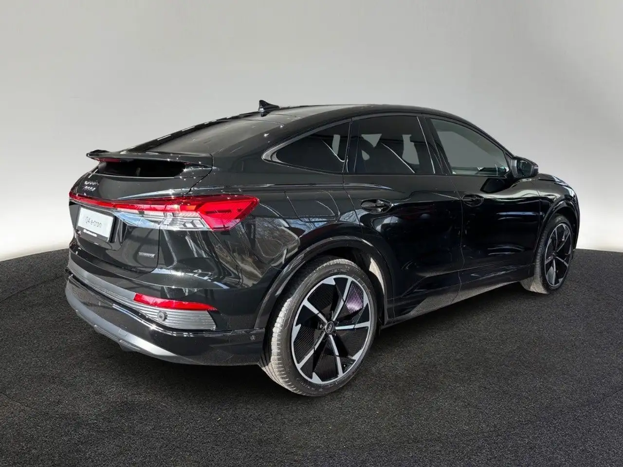 Audi Q4 e-tron Q4 Sportback 45 e-tron quattro 210 kW 10