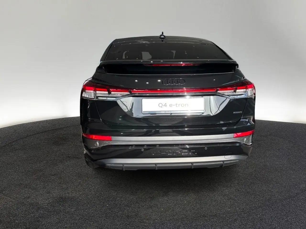 Audi Q4 e-tron Q4 Sportback 45 e-tron quattro 210 kW 9