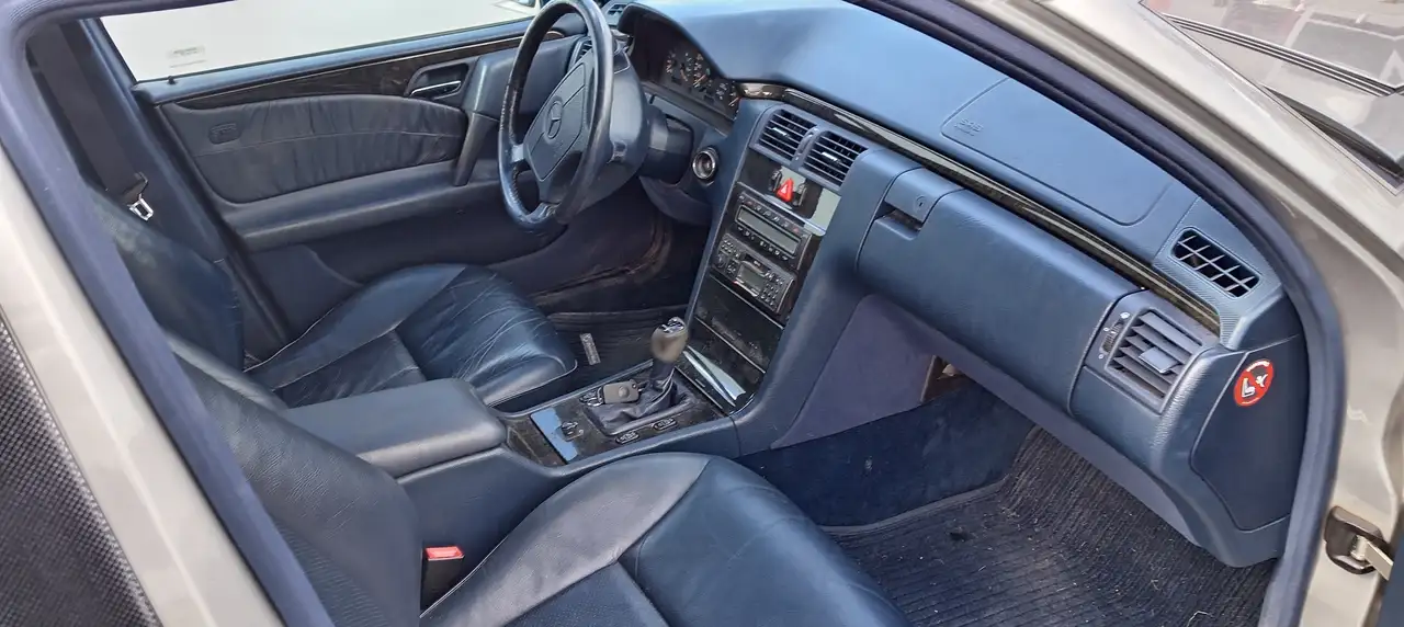 Mercedes-Benz E 200 Classe E - W210 Berlina Avantgarde, foto 2