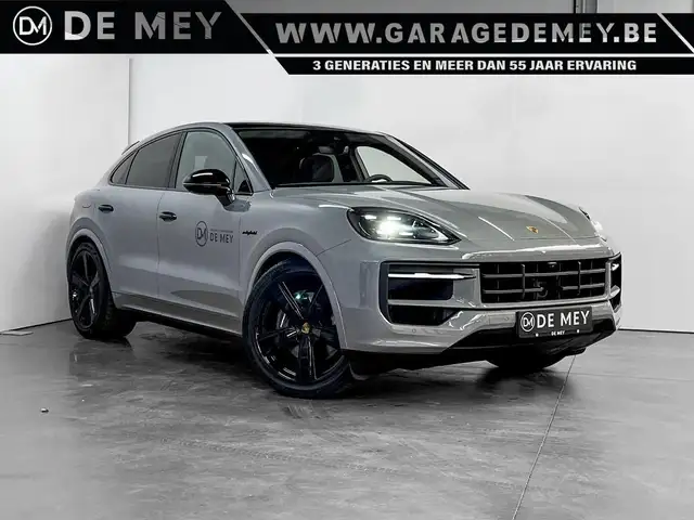 Porsche Cayenne Coupé 3.0 PHEV Sportdesign | Trekhaak | Pano | LuchtV / 360 | 14-Way