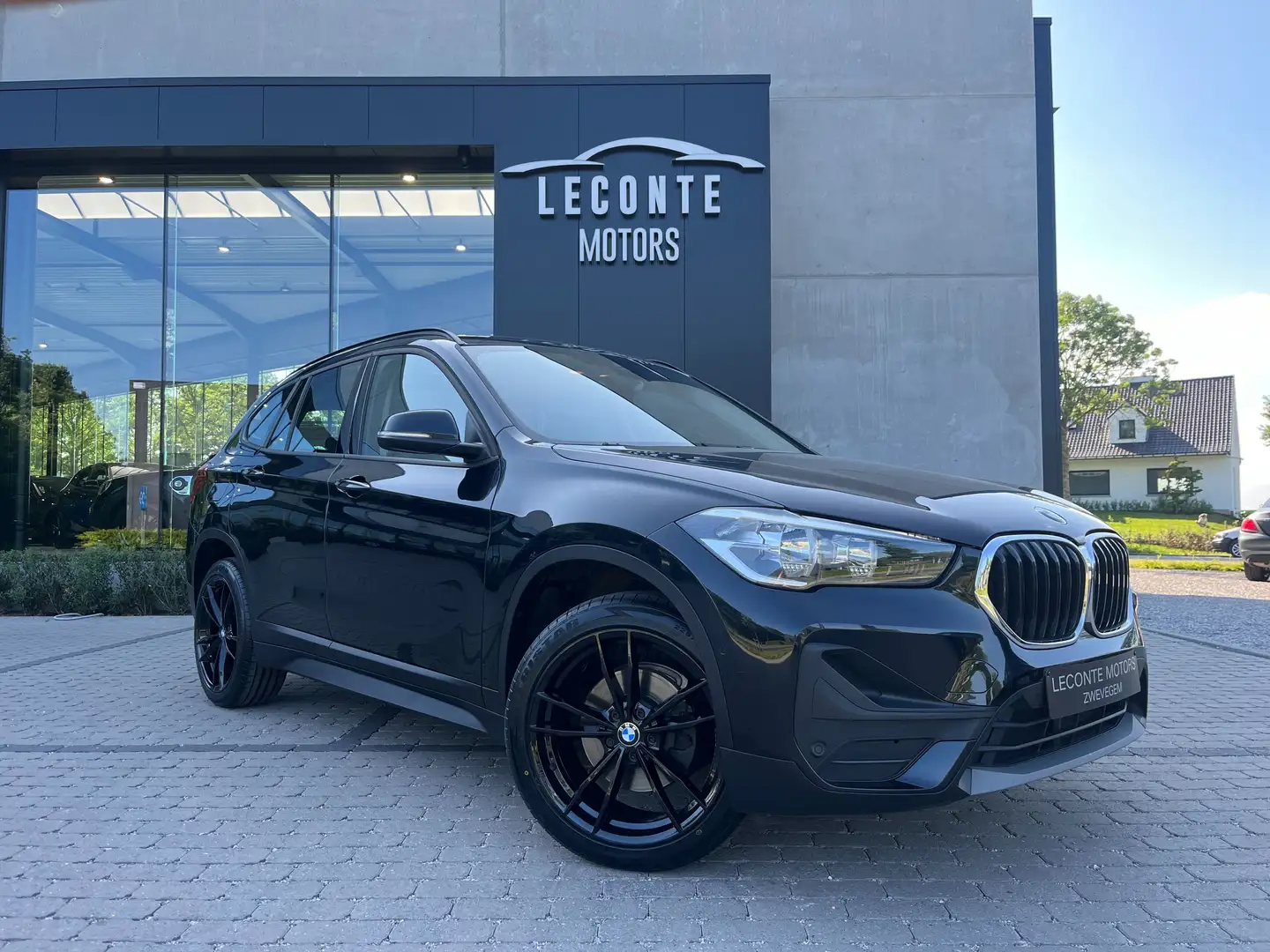 BMW X1 2.0 dA sDrive18 Leder/Navigatie-Pro/Carplay/PDC... Černá - 1