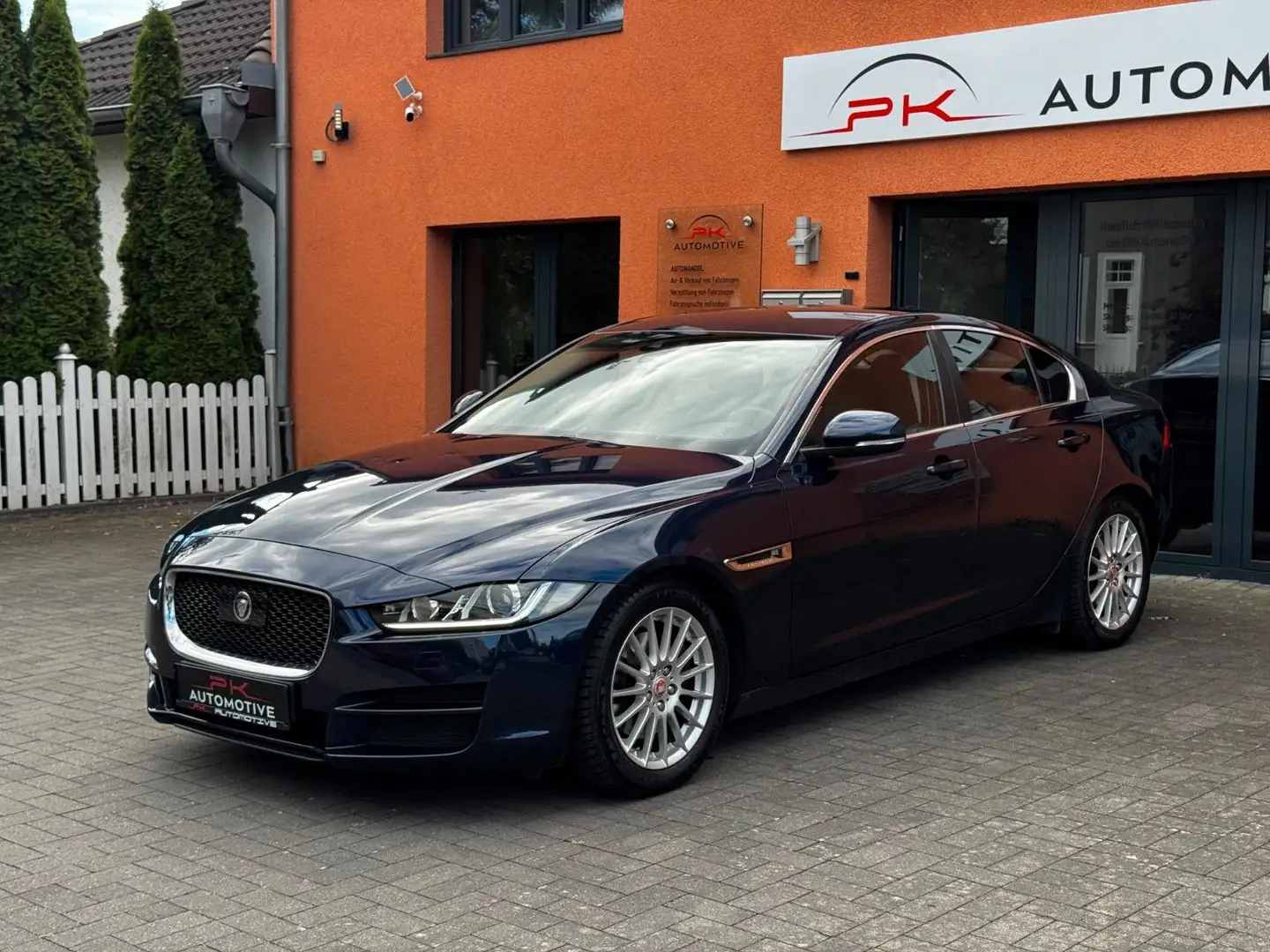 Jaguar XE Prestige 2.0d*NAVI*ACC*MEMORY*CAM*LED*DAB*SHZ Blau - 2