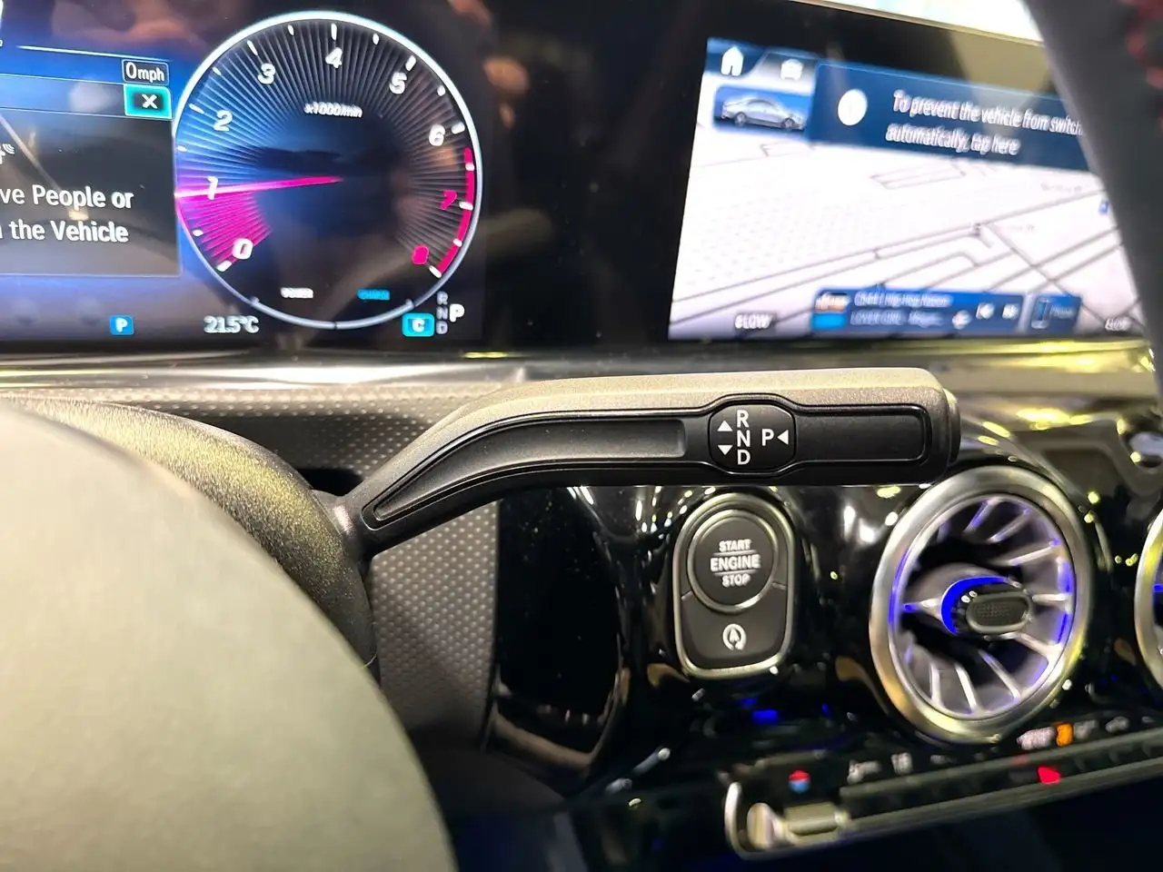 Mercedes-Benz CLA снимка Mercedes-Benz CLA