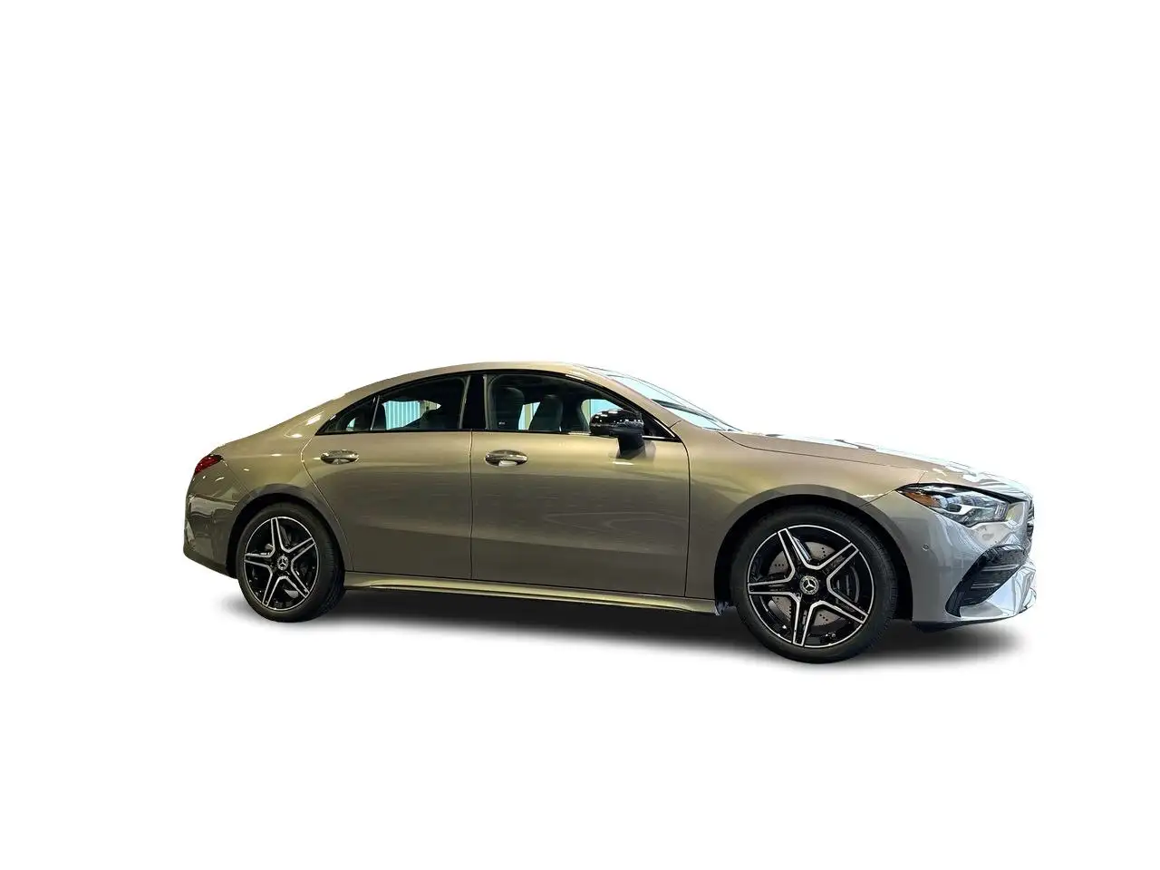 Mercedes-Benz CLA снимка Mercedes-Benz CLA