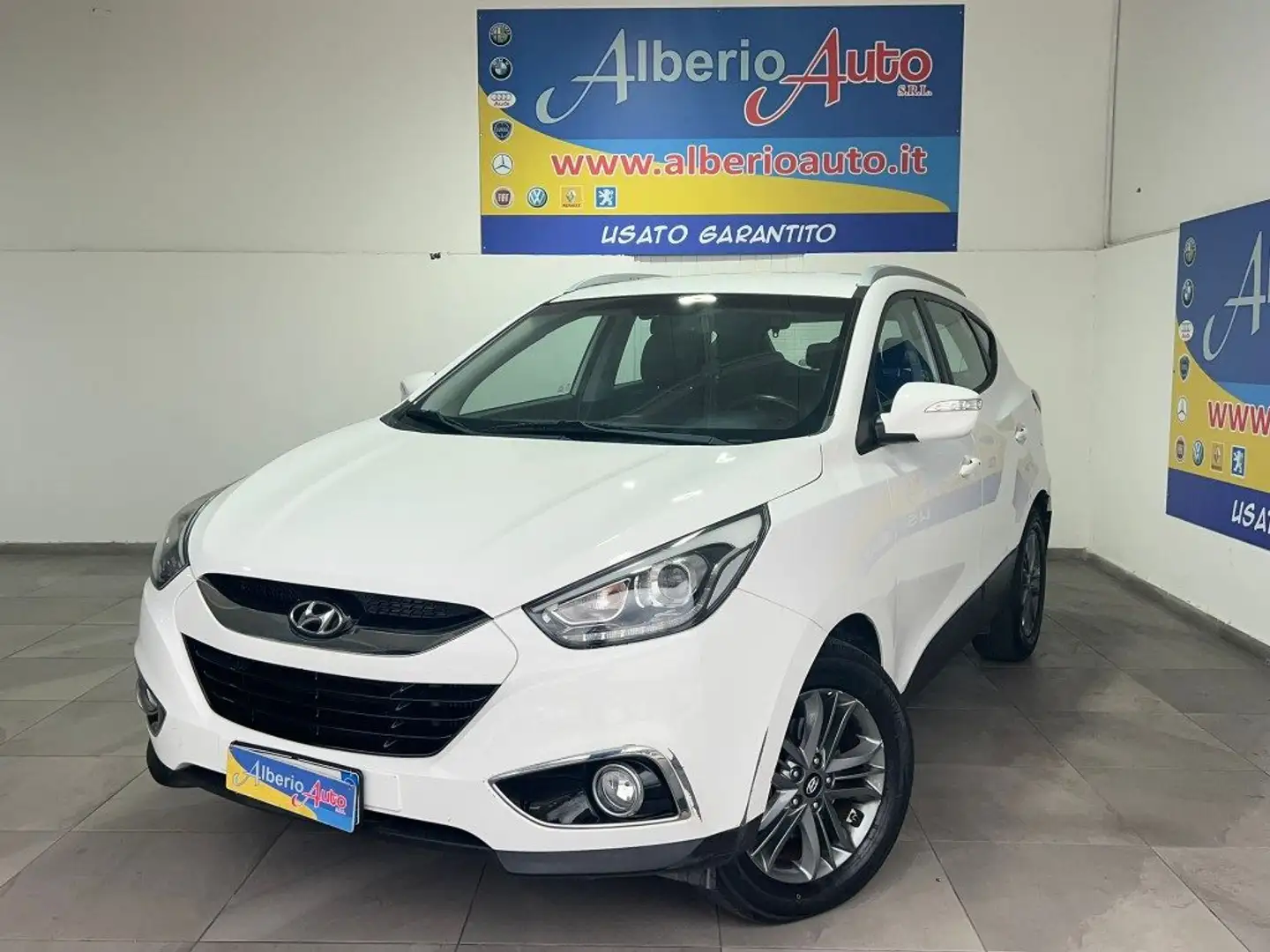 Hyundai iX35 1.7 CRDi 2WD Xpossible Weiß - 1