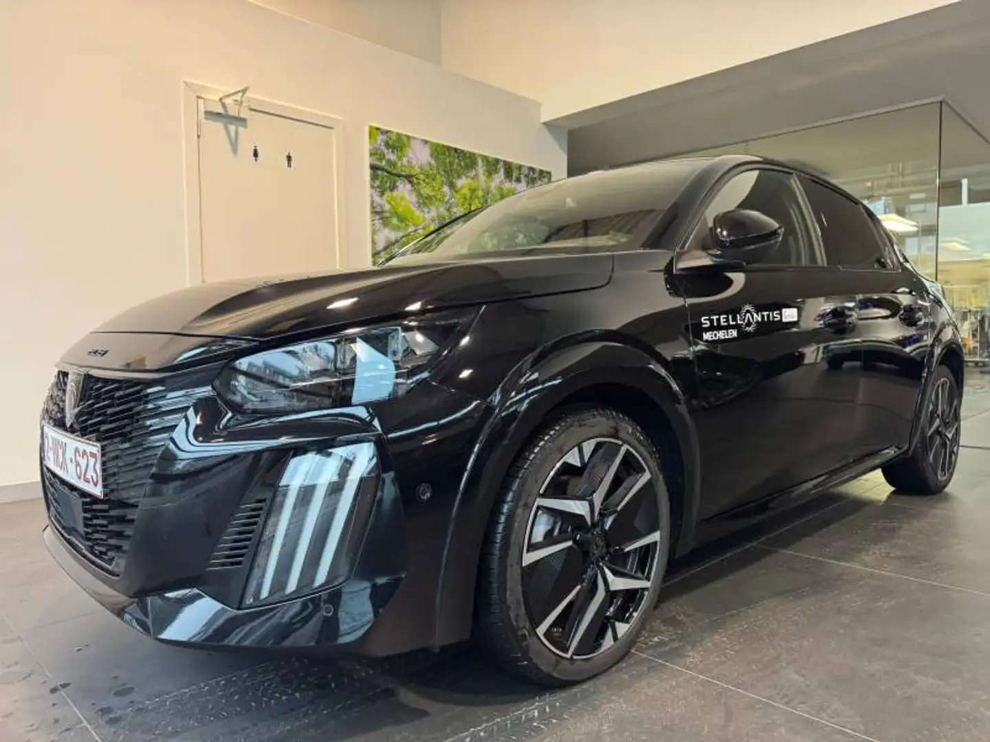 Peugeot 208 2 1.2 HYBRID 110 e-DSC6 GT Zwart - 1