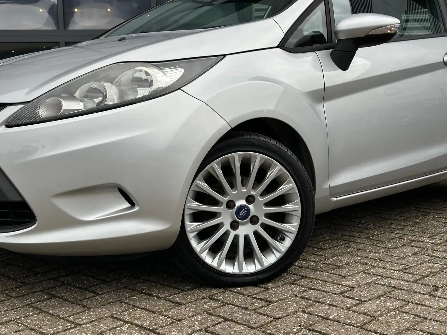 Ford Fiesta 1.25 Limited | Airco | Nieuwe APK | NAP Gris - 2