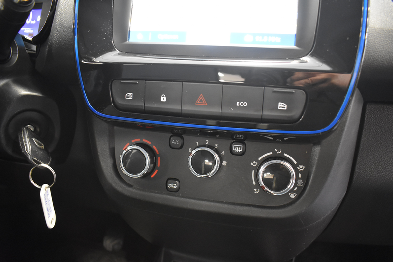 Dacia Spring Comfort Plus Navi Kamer PDC Temp1-Hand — photo 9