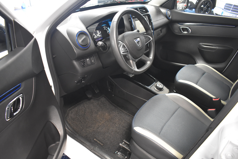 Dacia Spring Comfort Plus Navi Kamer PDC Temp1-Hand — photo 7