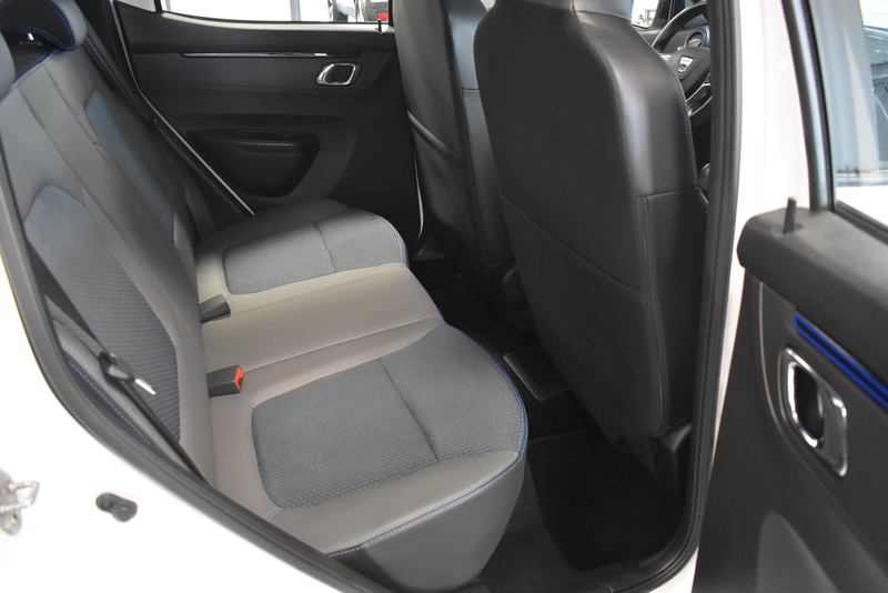 Dacia Spring Comfort Plus Navi Kamer PDC Temp1-Hand — photo 14