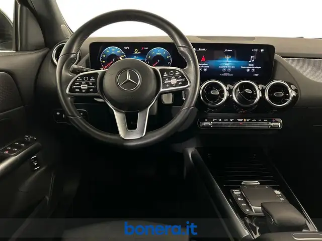 Mercedes-Benz Gla view 12