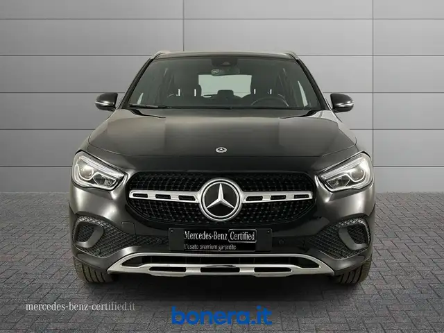 Mercedes-Benz Gla view 4