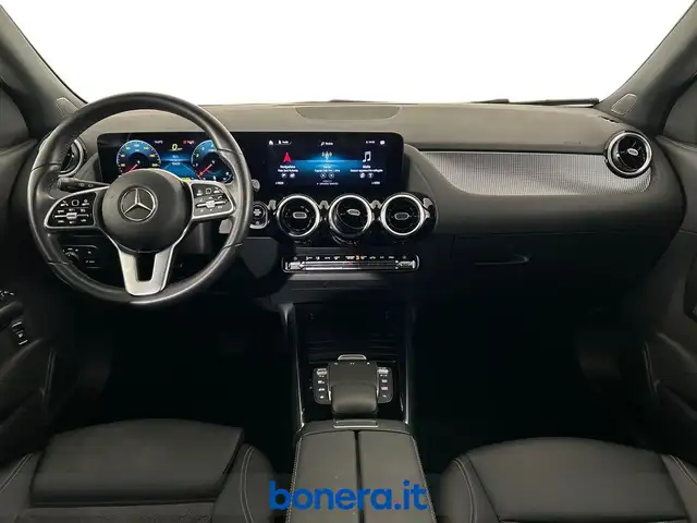 Mercedes-Benz Gla view 10