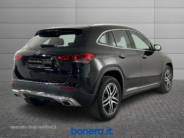 Mercedes-Benz Gla view 3