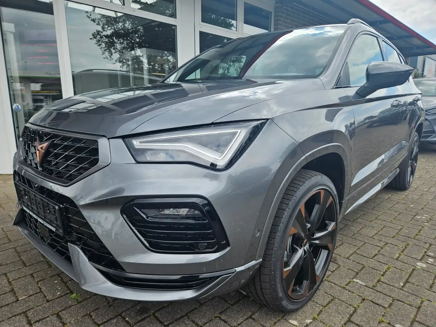 CUPRA Ateca 1,5 DSG Navi Kamera Leder AHK Grau - 1