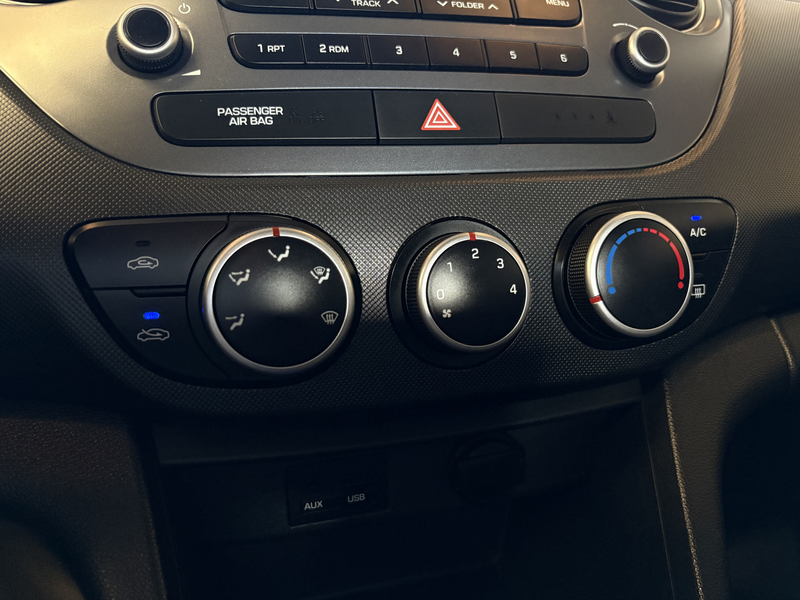 Hyundai i10 1.0i Comfort — photo 18