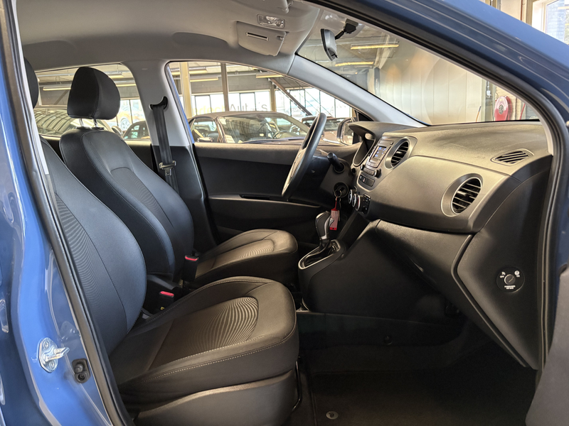 Hyundai i10 1.0i Comfort — photo 13