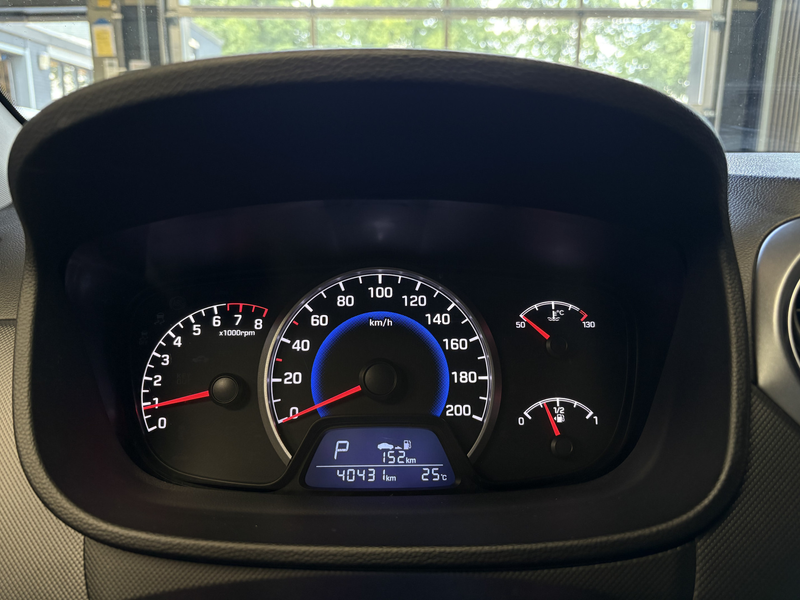 Hyundai i10 1.0i Comfort — photo 20
