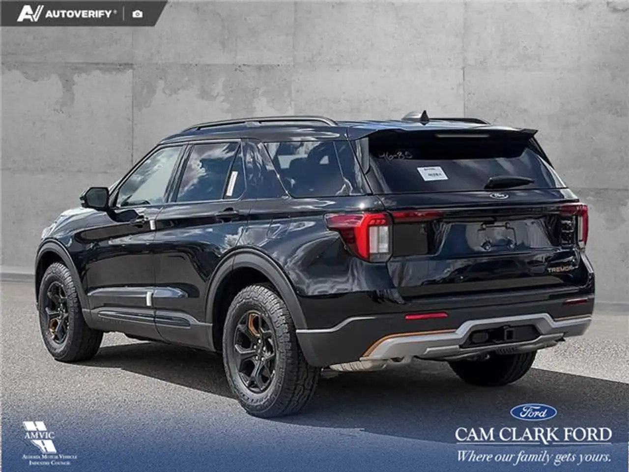 Ford Explorer снимка Ford Explorer