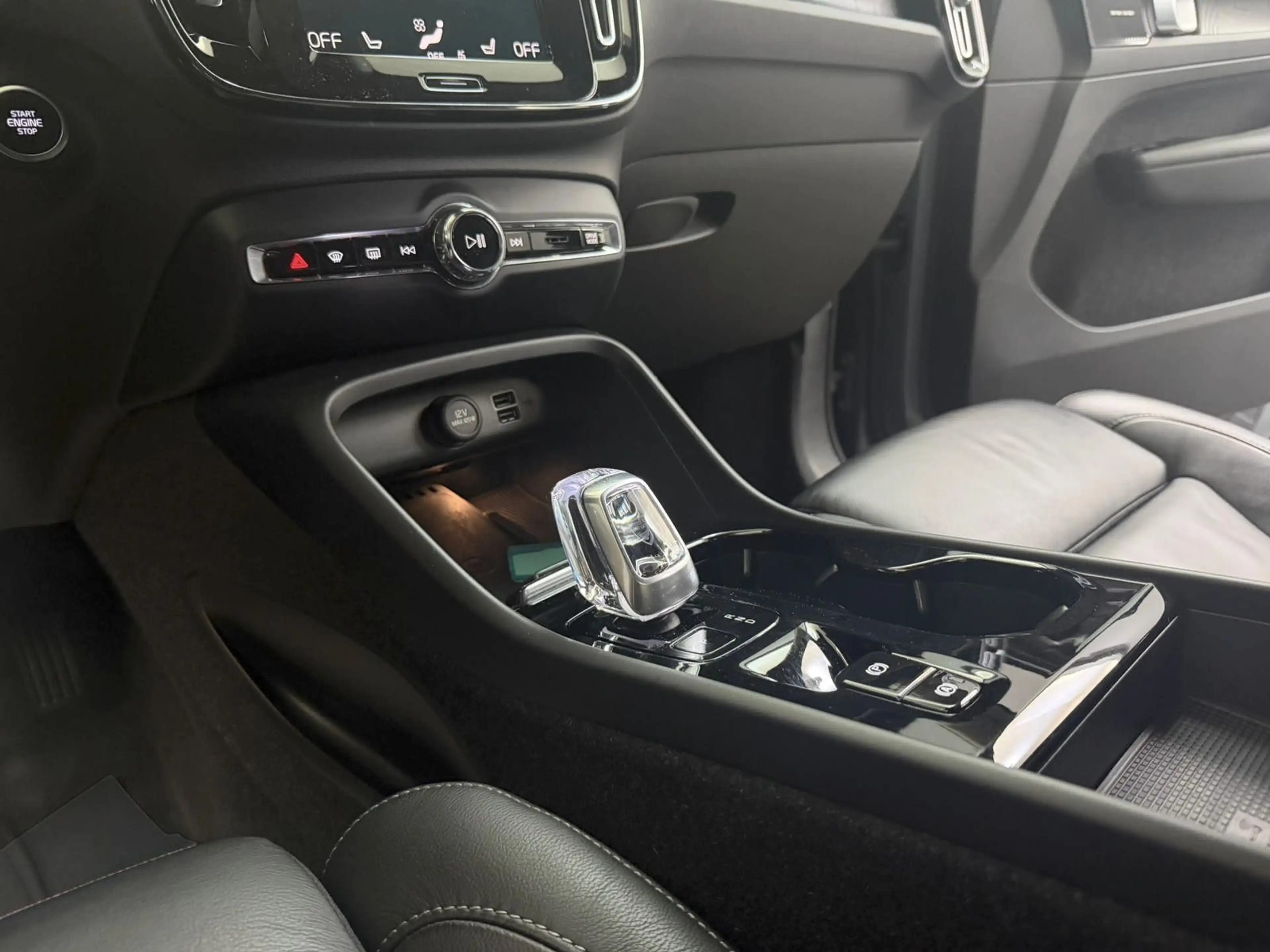 Volvo XC40 T5 Recharge Plus Bright H&K*SENSUS*STHZ — photo 12