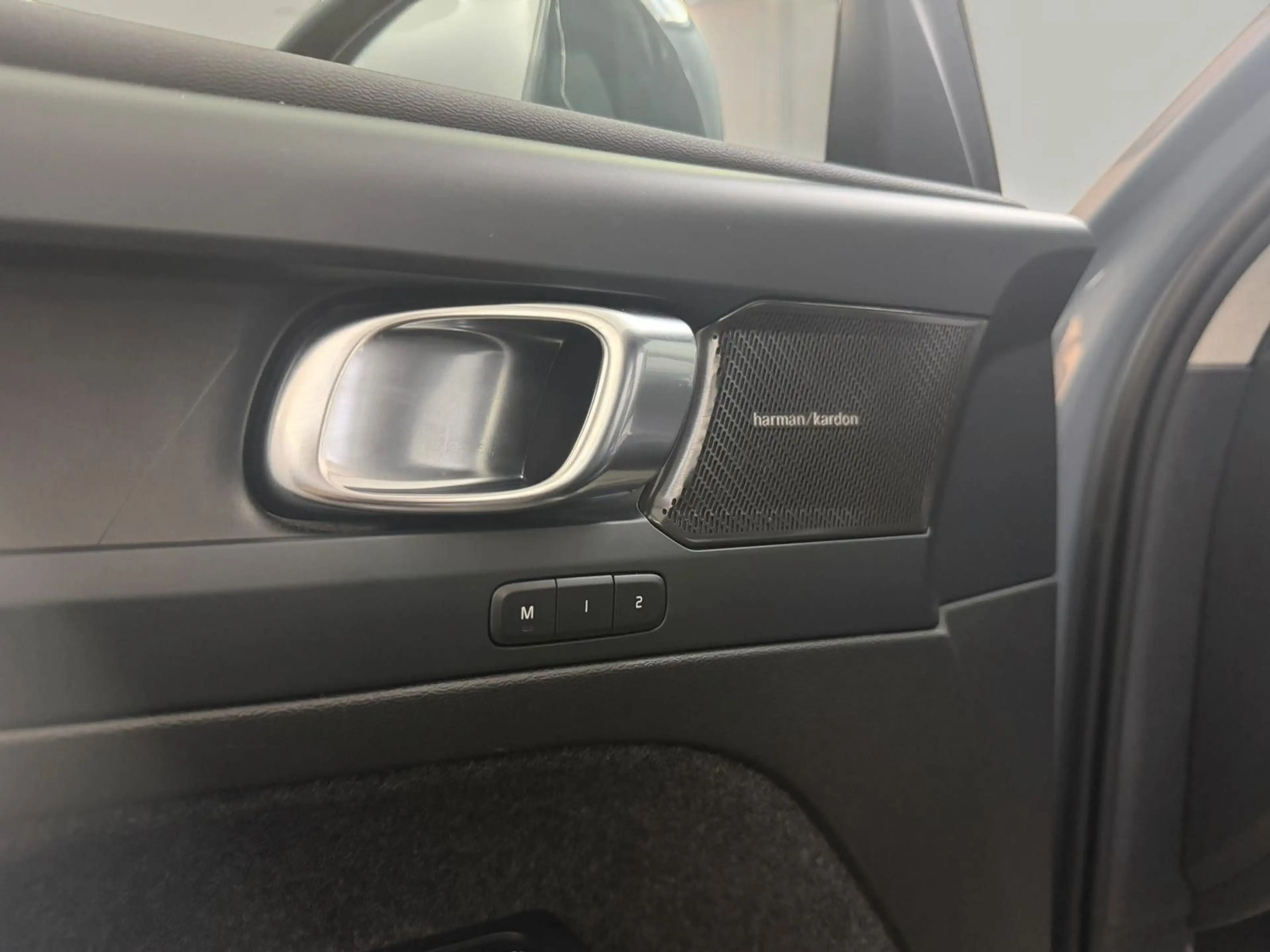 Volvo XC40 T5 Recharge Plus Bright H&K*SENSUS*STHZ — photo 9