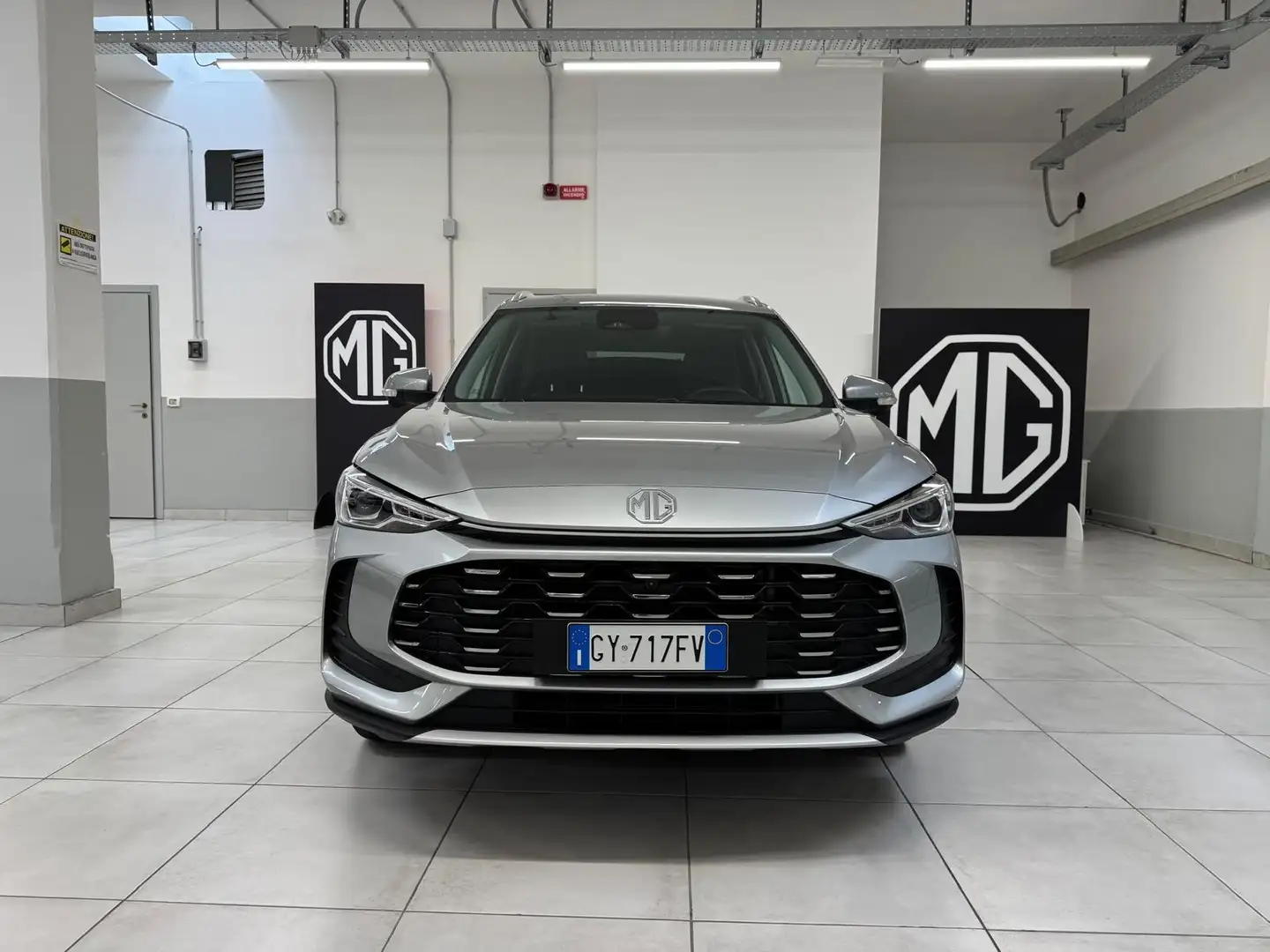 MG ZS 1.5 HYBRID+ LUXURY Grau - 2