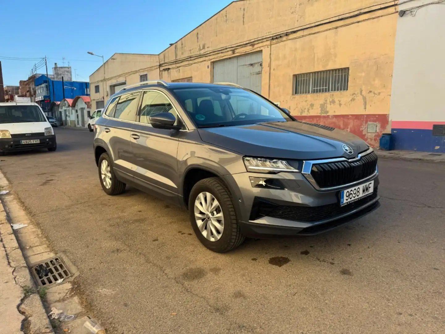Skoda Karoq 2.0TDI Adblue Ambition 85kW Gris - 1