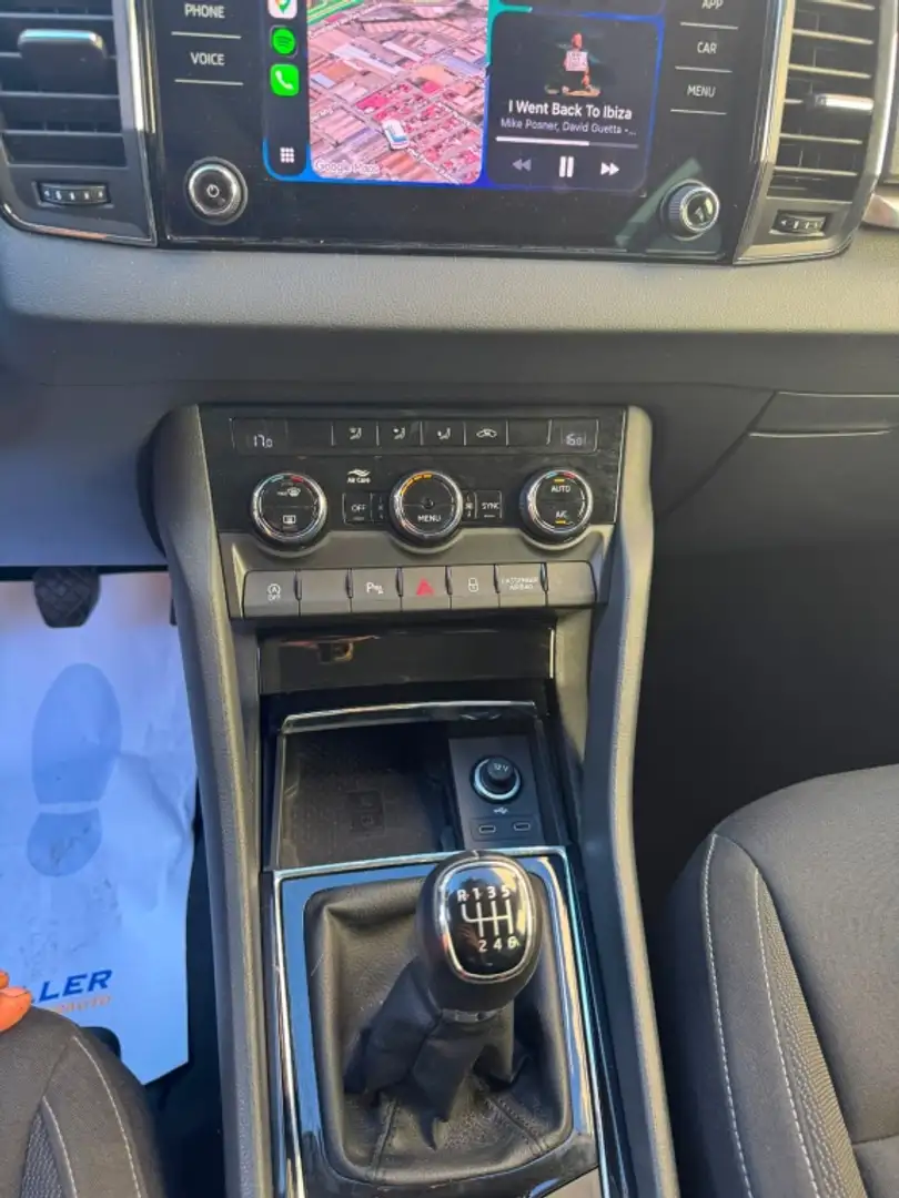 Skoda Karoq 2.0TDI Adblue Ambition 85kW Gris - 2