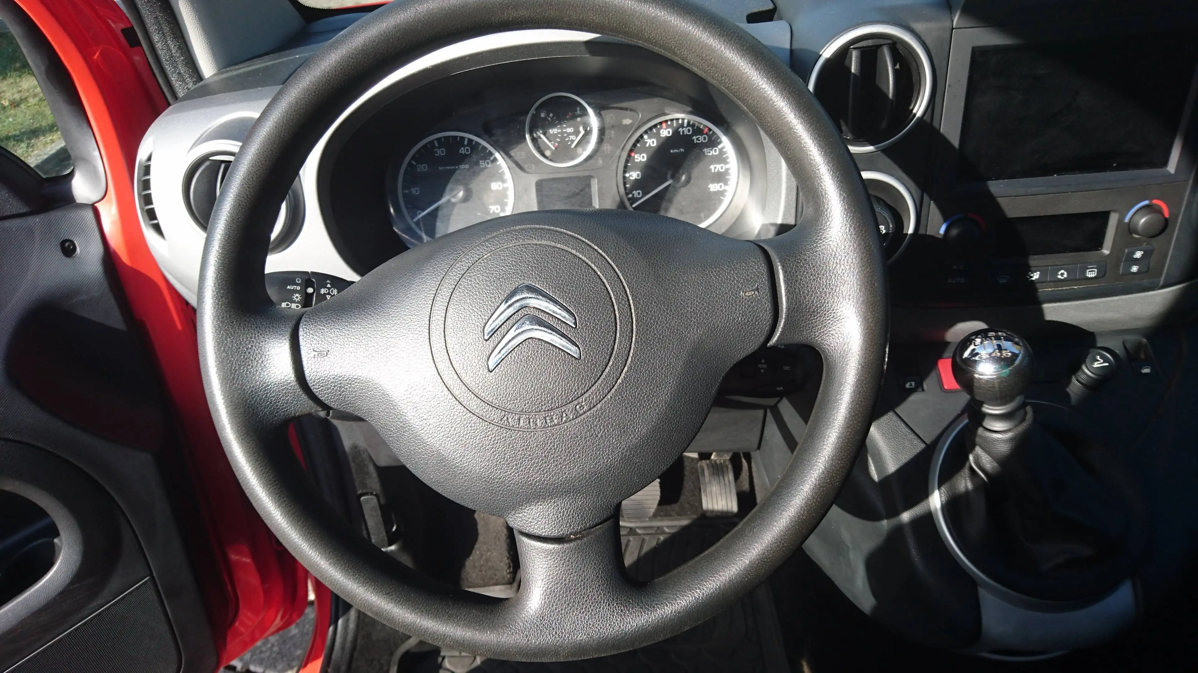 Citroen Berlingo Berlingo Kombi Diesel 5-Türer Multispace BlueHDi 120 S — photo 7