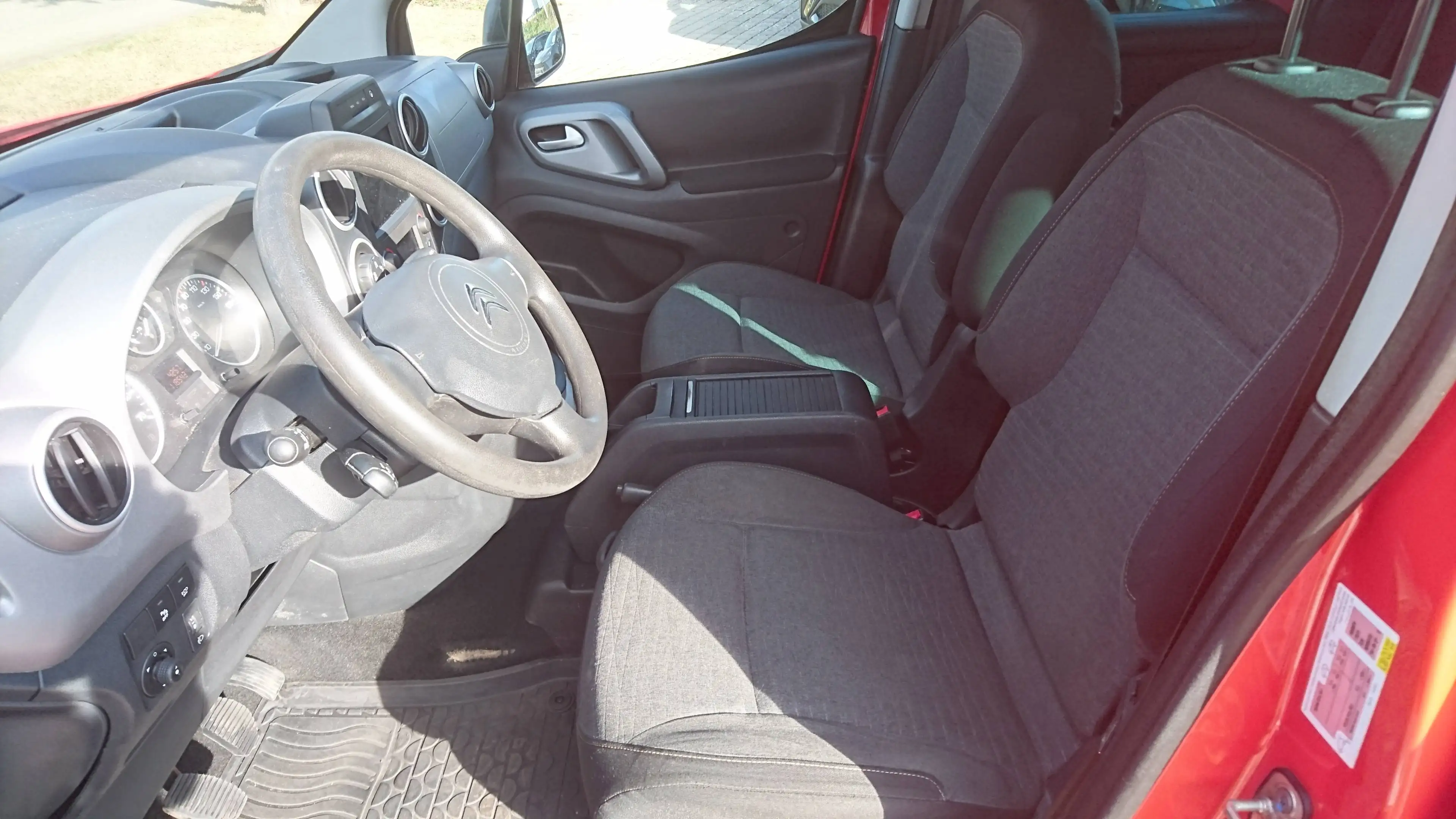 Citroen Berlingo Berlingo Kombi Diesel 5-Türer Multispace BlueHDi 120 S — photo 6