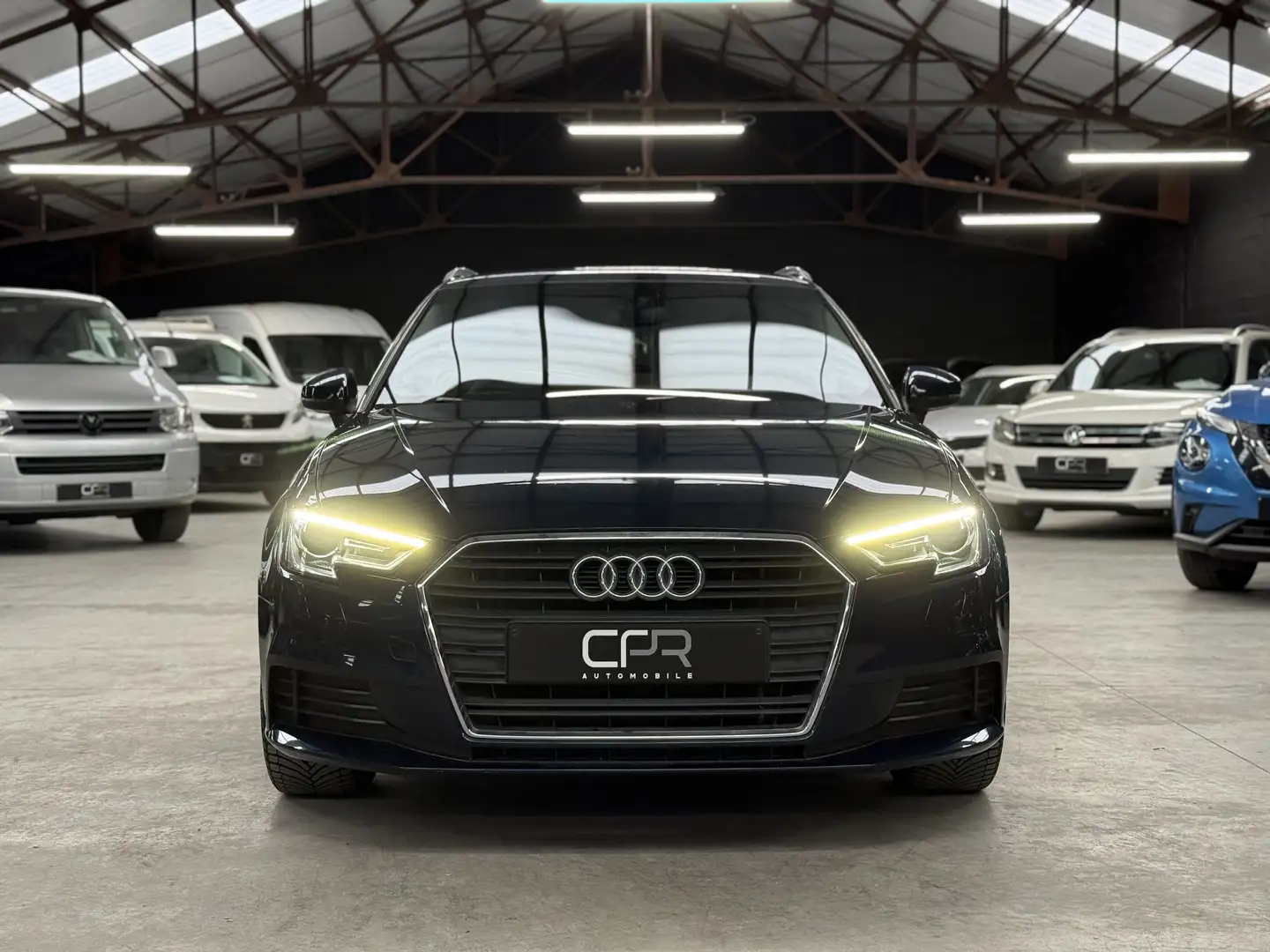 Audi A3 1.6 D Sportback * GPS * XENON * CLIM AUTO * RADAR Blauw - 2