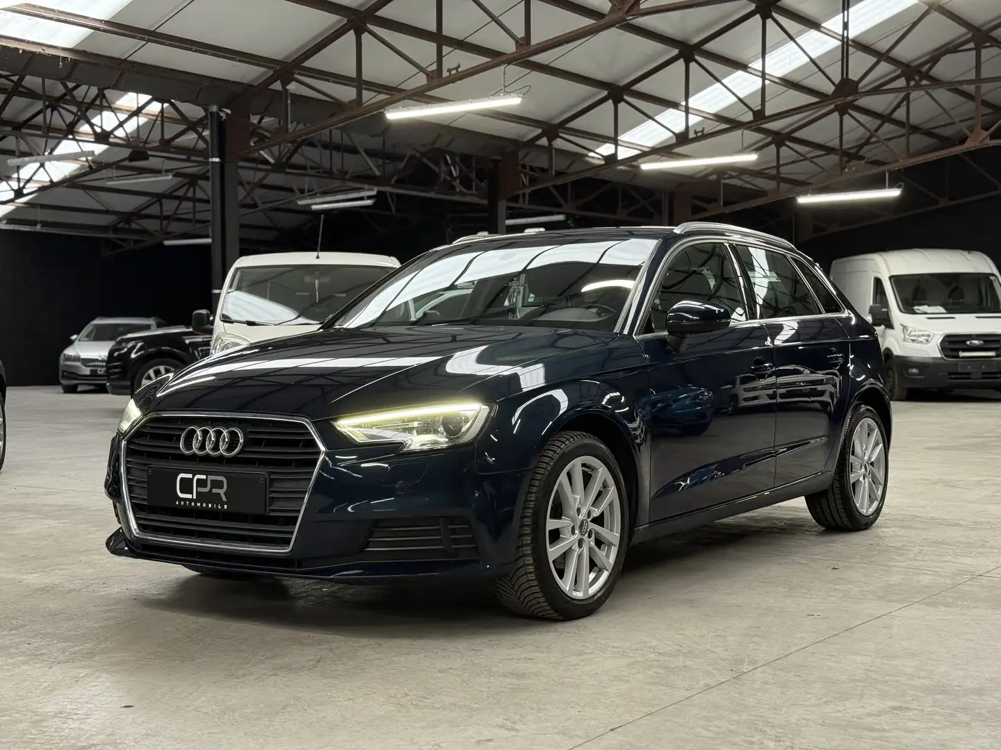 Audi A3 1.6 D Sportback * GPS * XENON * CLIM AUTO * RADAR Blauw - 1