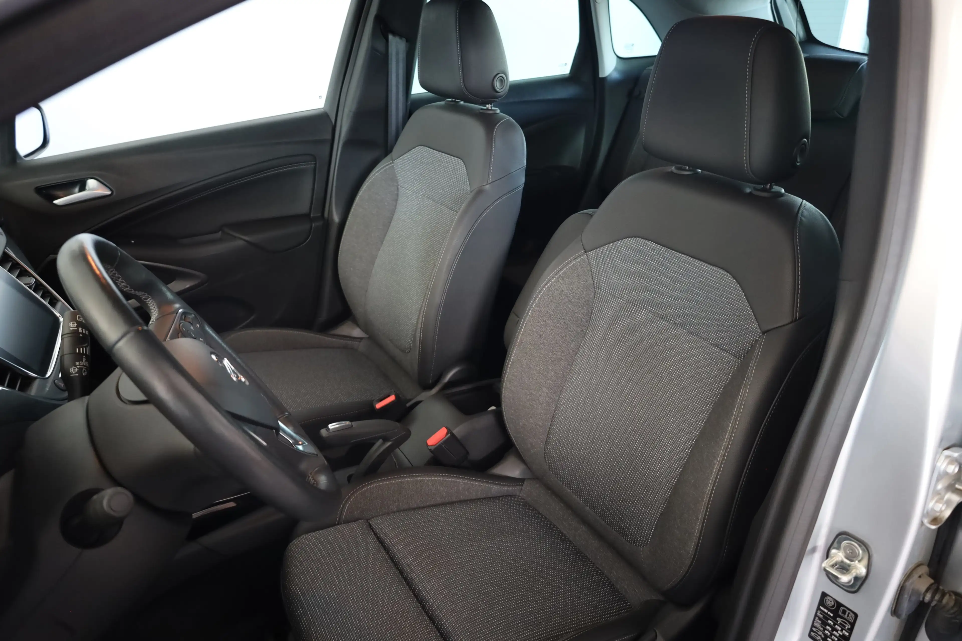 Opel Crossland Elegance 1.2T 110PS MT — photo 6