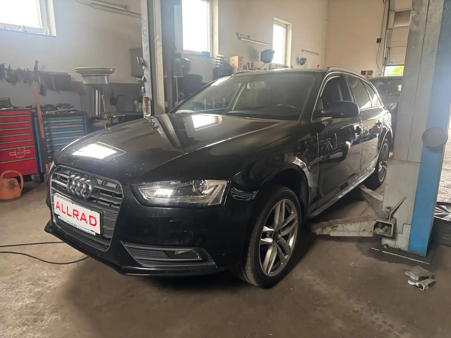 Audi A4 A4 2.0 TDI Quattro 150 PS Kombi Schwarz - 1