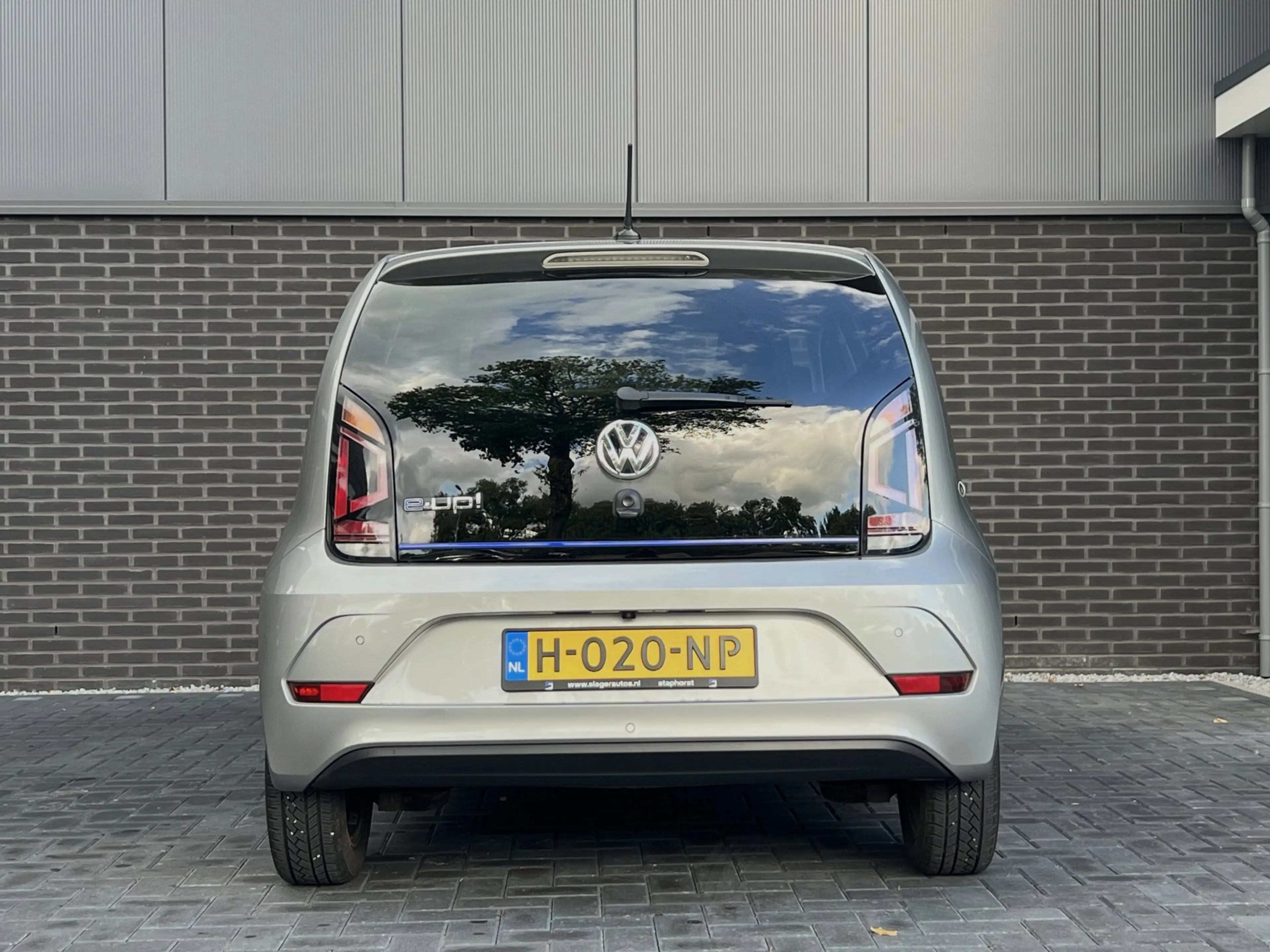 Volkswagen e-up! | Camera | Clima | LM | Cruise — photo 10