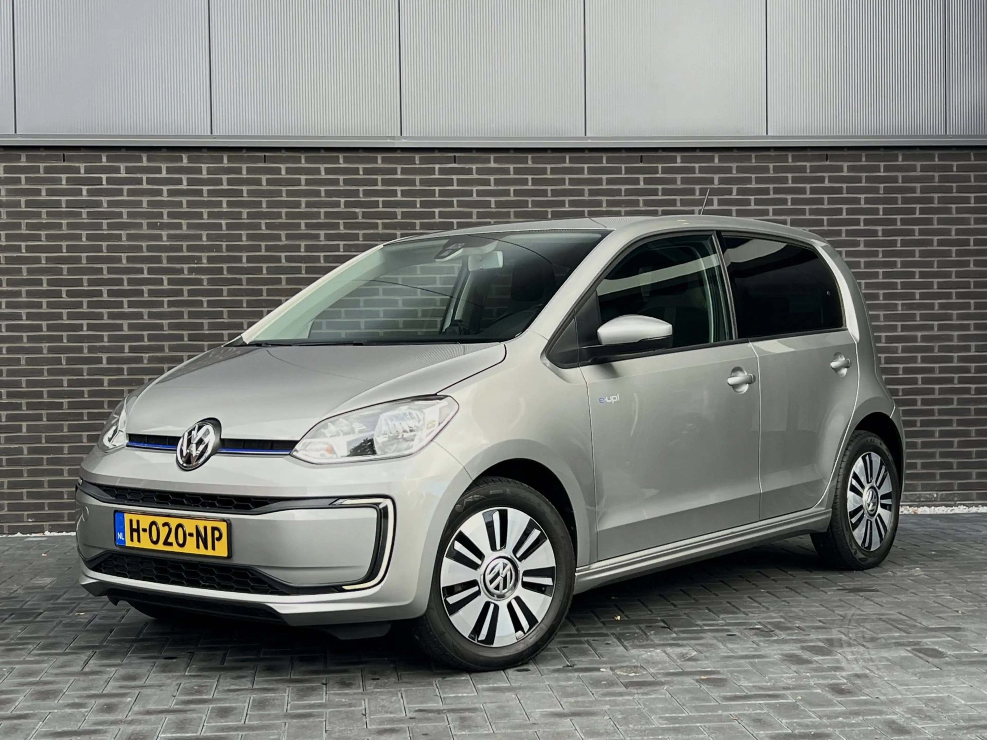 Volkswagen e-up! | Camera | Clima | LM | Cruise