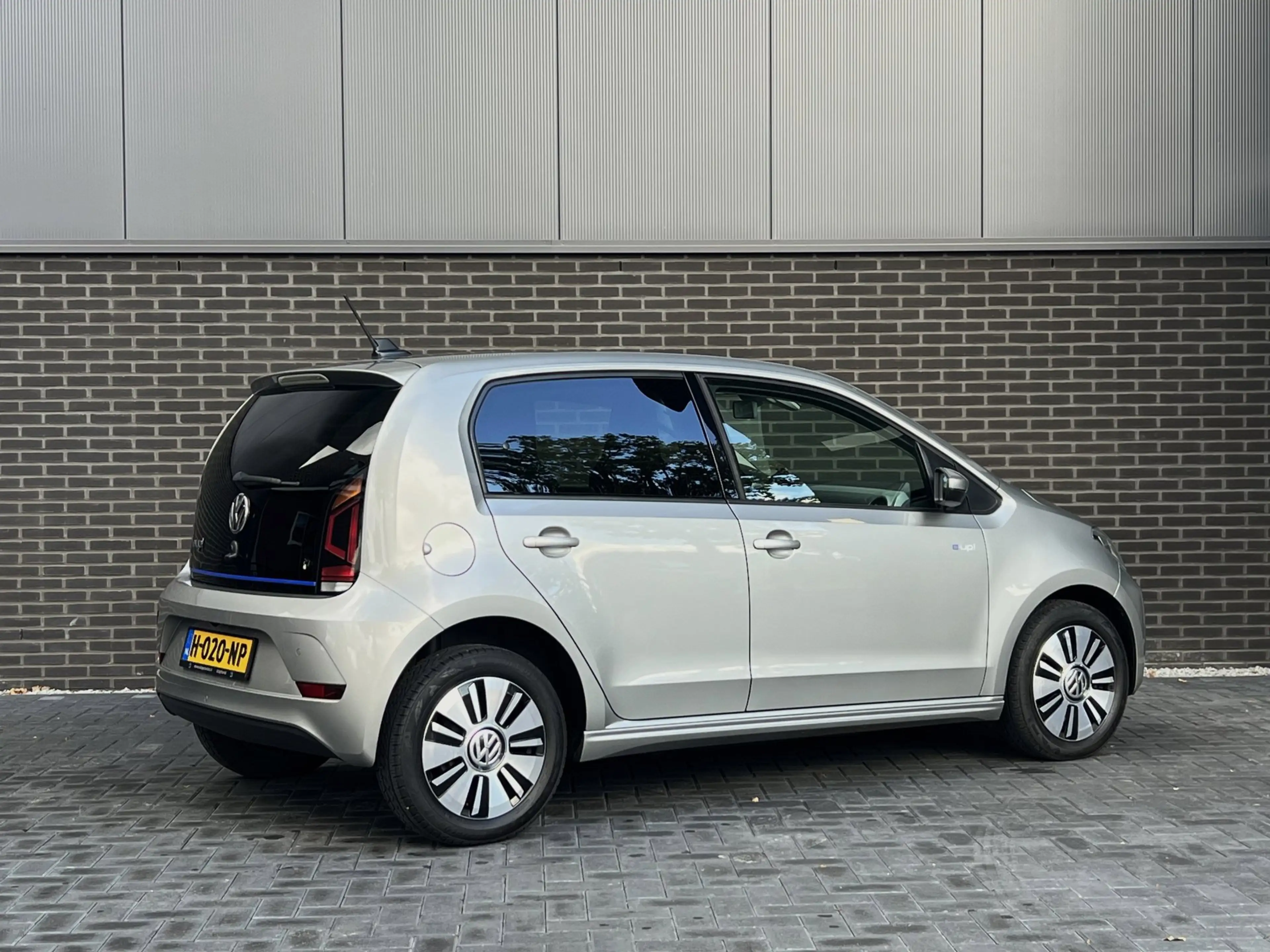 Volkswagen e-up! | Camera | Clima | LM | Cruise — photo 2