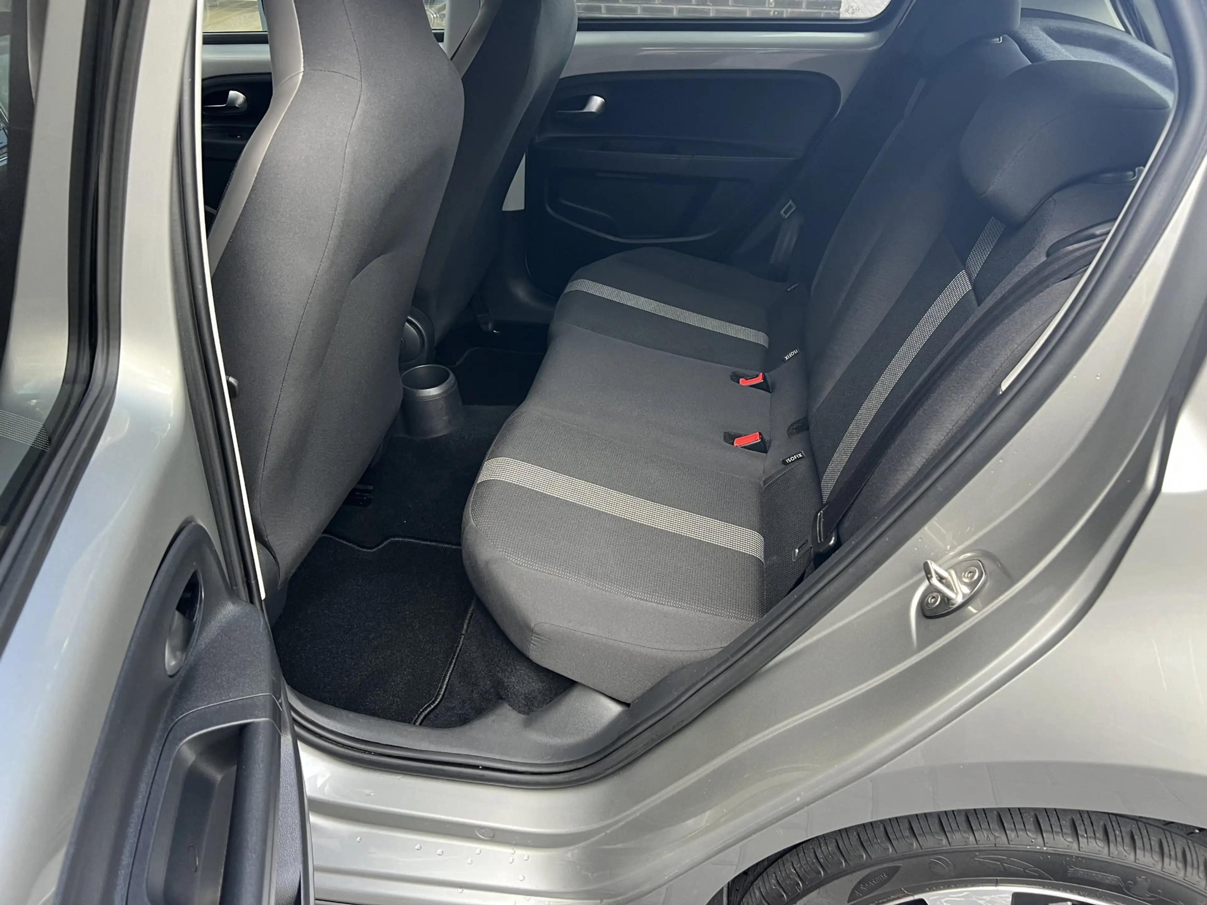 Volkswagen e-up! | Camera | Clima | LM | Cruise — photo 8