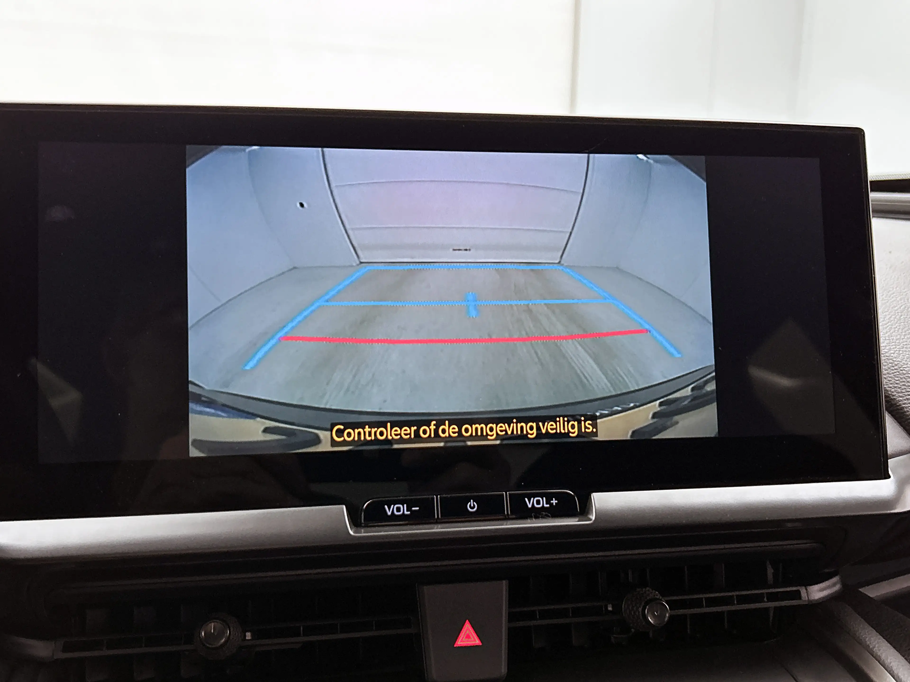 Toyota C-HR 2.0 Plug-in Hybrid 220 First Edition | Full LED ve — photo 8