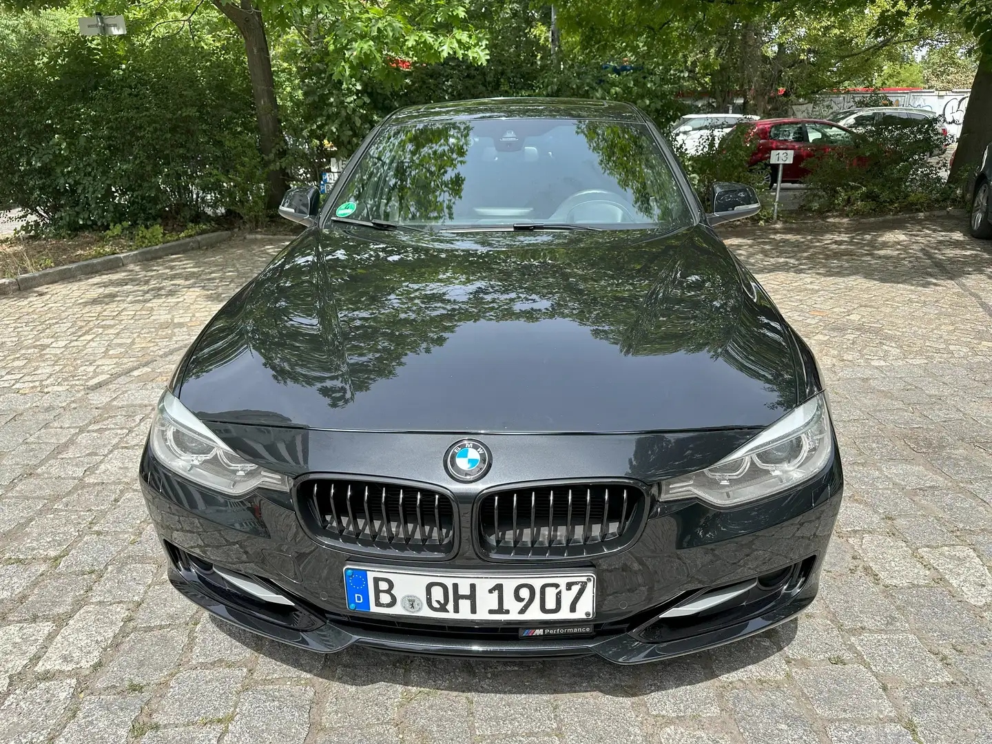 BMW 330 330d Sportline F30 | M-Lenkrad | Digital Tacho crna - 2