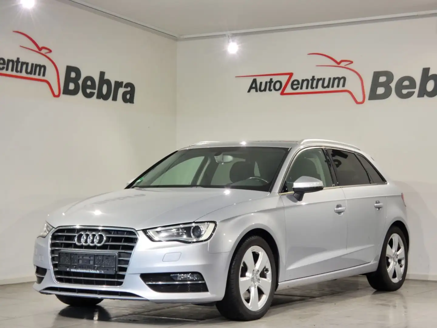 Audi A3 Sportback 2.0 TDI ambition Xenon/Navi/SHZ/PDC Silber - 1